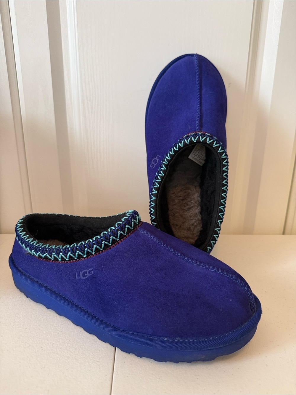 MINT - UGG Tasman Slip-On Royal Slippers with Embroidered Trim (sz 8)